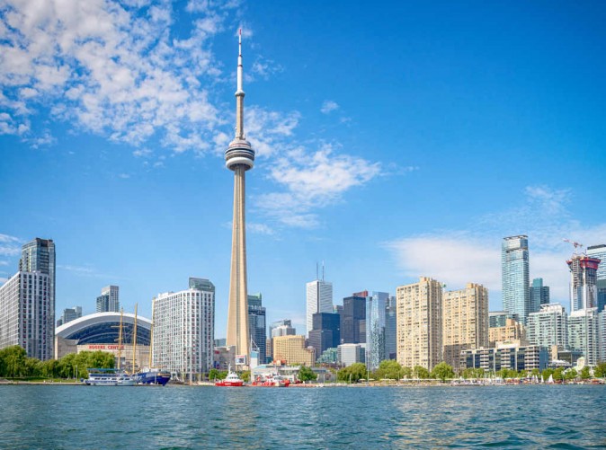 011_CN Tower in Toronto - 10 – stock.adobe.com - Lernidee Reisen - Schoene Aussichten Touristik